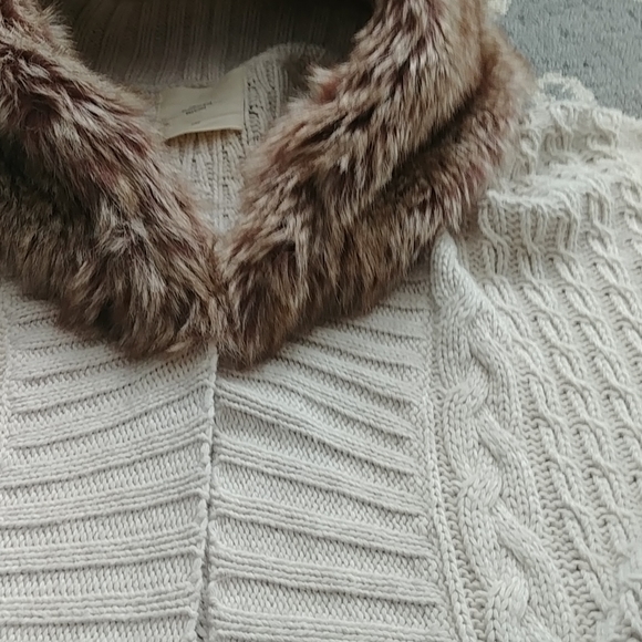 ➡️ ZARA OVERSIZED CABLE KNIT faux fur collared Sweater - Picture 4 of 11